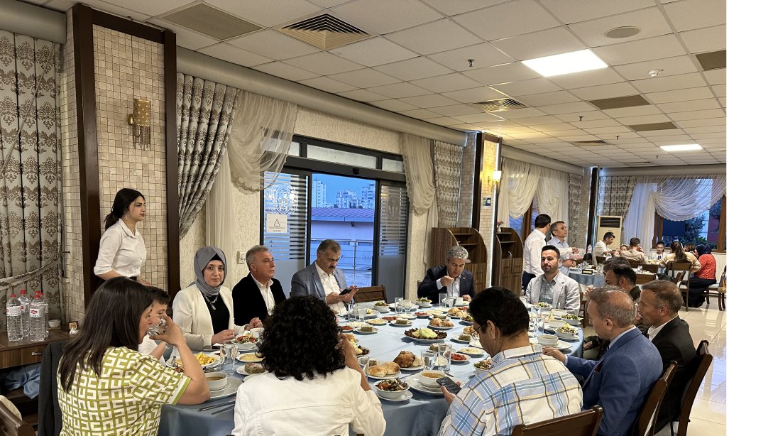 Çukurova İlçe Milli Eğitim Müdürlüğü çalışanları ile iftar yemeği düzenlendi