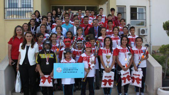 Sportif Başarılar Elde Eden İlçemiz Akşemsettin Ortaokulu Öğrencilerinden Ziyaret