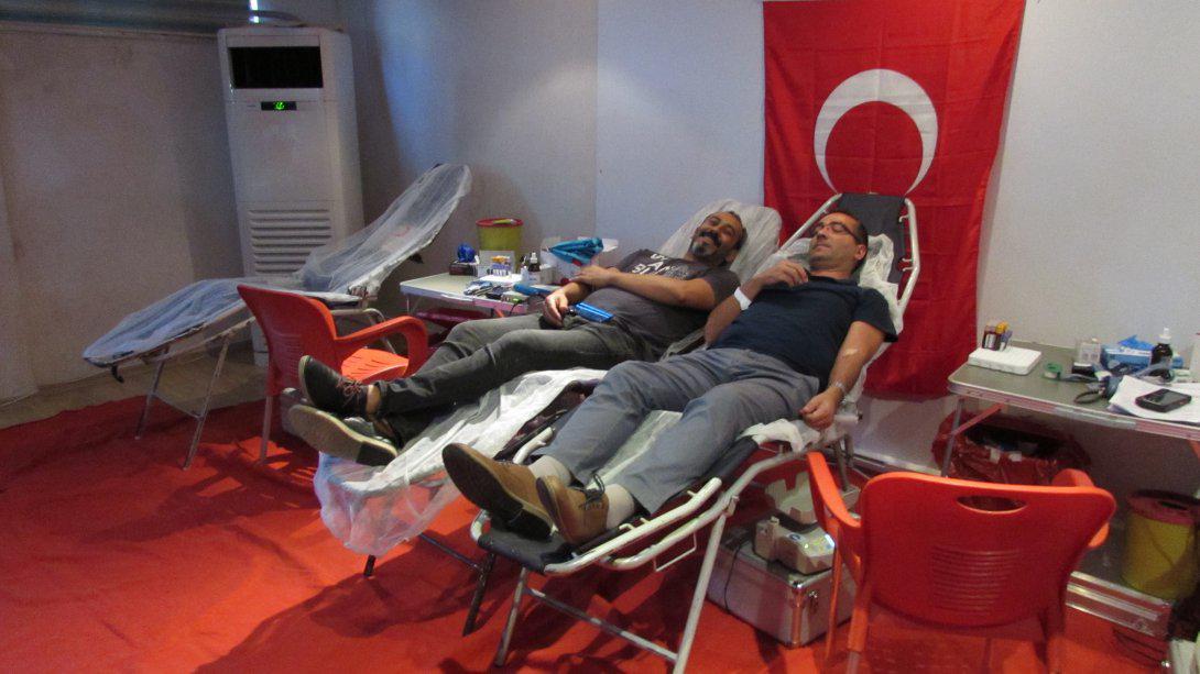 İlçemiz Hacı Nazım Turgut İlkokulu'nda KIZILAY Kan Bağışı Etkinliği